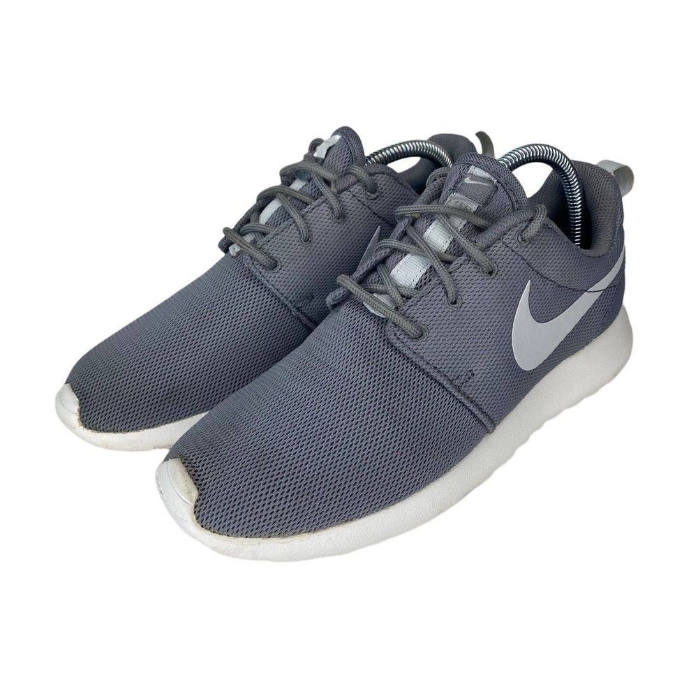 Nike Roshe One Women's 7 US Cool Grey Summit White Running Shoes 844994-003